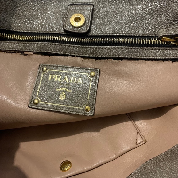 ❤️PRADA BAGS❤️ - Picture 12 of 16